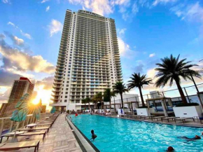 Luxurious 2b 2b with an Amazing View - Daily resort fee and parking not included -